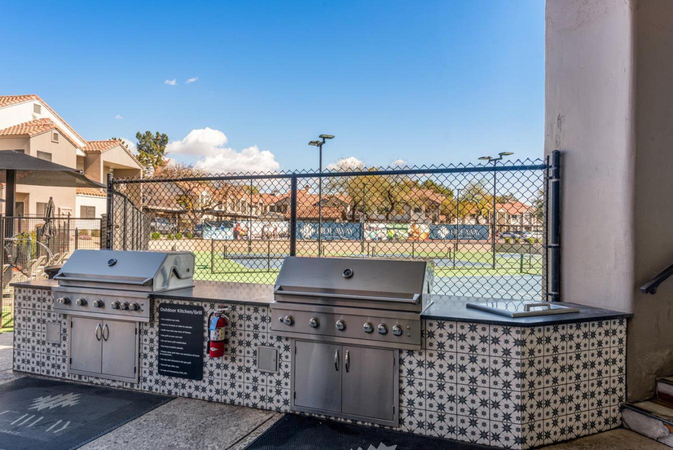 Modern2br Pickle&basketball Ct,pool,bbq&pet Frndly Apartment *