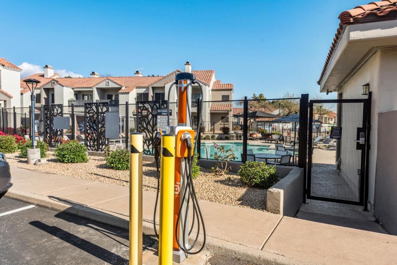 Apartment Modern2br Pickle&basketball Ct,pool,bbq&pet Frndly Scottsdale